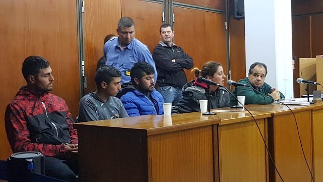 ImpulsoInfo's tweet photo. ROBOS EN TRENEL, RUCANELO Y LA MARUJA: PRISIÓN PREVENTIVA PARA LOS TRES HOMBRES DETENIDOS Y ARRESTO DOMICILIARIO PARA LA MUJER https://t.co/sBZ8MG7gLy https://t.co/fZukh1RWHa