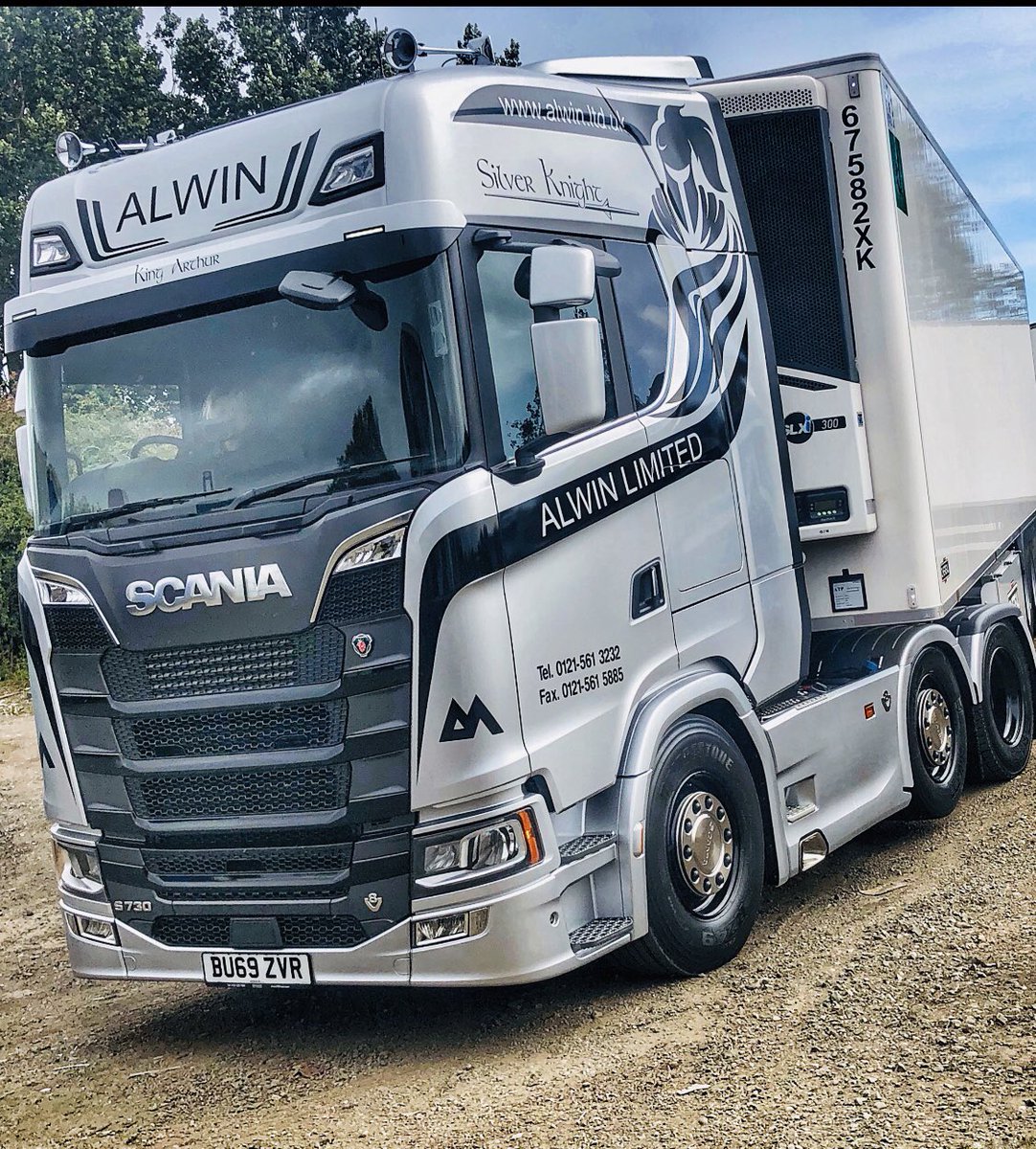 AntonyBateman1's tweet photo. Frisky Friday he is a beauty!! Bow down to your king!!! There is only one King Arthur @ScaniaUK @ScaniaGroup @alwin_logistics @ALWINLTD https://t.co/wYGJjjZS3R