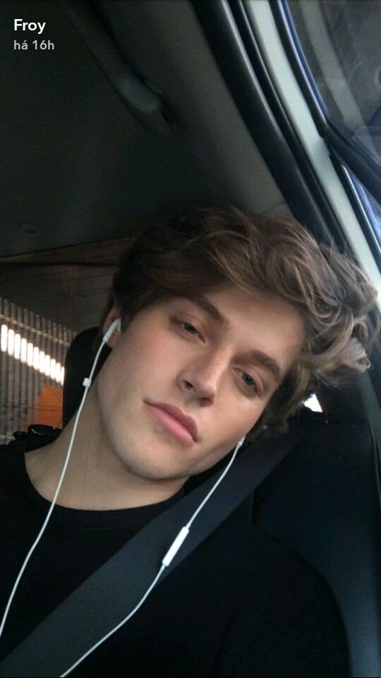 MikeWalzowski8's tweet photo. Bored
#roleplayer #roleplayerwest #roleplayerindonesia https://t.co/2qAKgUqNTX