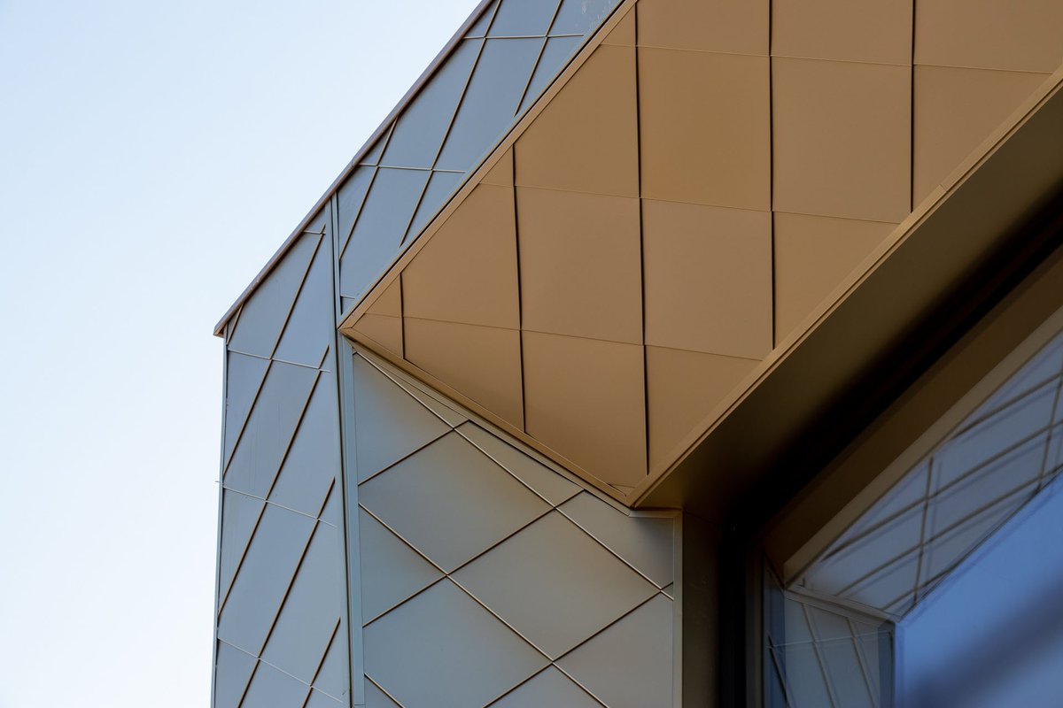Sotech_'s tweet image. 1200 msq of Optima Shingles in striking 1.0mm J57S Anodised Regency Gold used in the development of the  new South Shields Interchange Hub in the North East. @keycladltd, @THPArchitects, @bandkbuild View more: sotech-optima.co.uk/portfolio_page… #rainscreencladding #southshields #anodised