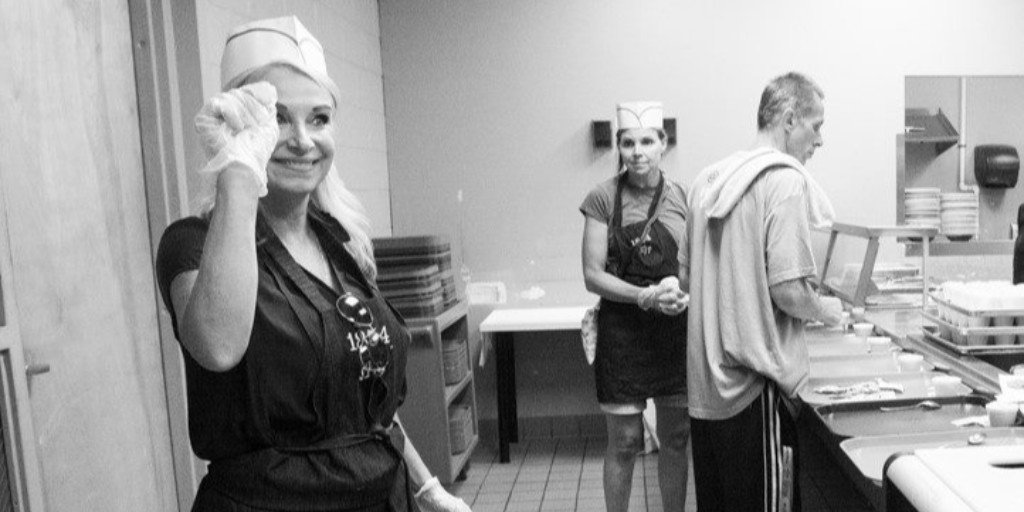 phillyhomeless's tweet photo. When walking through Sunday Breakfast’s doors, the first thing you see will be a smiling, friendly face, eager to help. So thankful for our amazing staff and volunteers!
#volunteer #yougotafriendinus #wecanhelp https://t.co/o2eg8xc6ZC