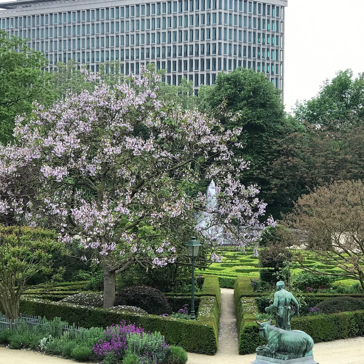 <a href="/cleanenergywire/">Clean Energy Wire</a> <a href="/EcologicBerlin/">Ecologic Institute</a> <a href="/ACEEEdc/">ACEEE</a> <a href="/janrosenow/">Jan Rosenow</a> <a href="/RegAssistProj/">RAP</a> <a href="/boell_eu/">Heinrich-Böll-Stiftung EU | Global Dialogue</a> <a href="/Grenoble_EM/">GEM - Alpine Business School</a> <a href="/EUintheUS/">European Union in the U.S.</a> @spsw <a href="/unirostock/">Universität Rostock</a> @driesacke Meet the #EFEX2019 speakers.

Jessica Glicker works <a href="/BPIE_eu/">BPIE Buildings EU</a> where she is part of the <a href="/ExcEED_H2020/">ExcEED H2020 project</a> project team. In 2017, she co-founded the Paris Women in Energy and Climate Network.

energyfuturex.org/portfolio/bruc…