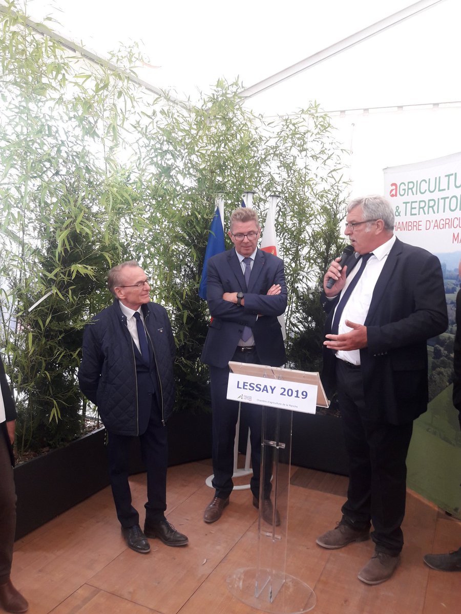 Prefecture50's tweet photo. #FoireLessay
Inauguration du stand de la Chambre d'agriculture de la Manche https://t.co/gR899G7AgF