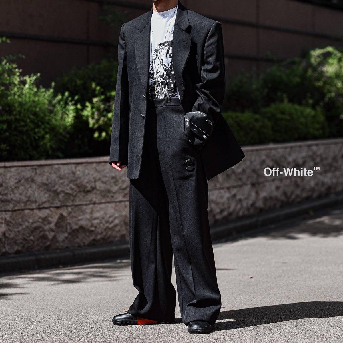 Nubian Auf Twitter Off White ランウェイでも注目を集めたスーツをはじめ キャリーバッグなどトラベルシリーズなど秋冬最新作public Televisionが発売開始 T Co V2fosj7ozr