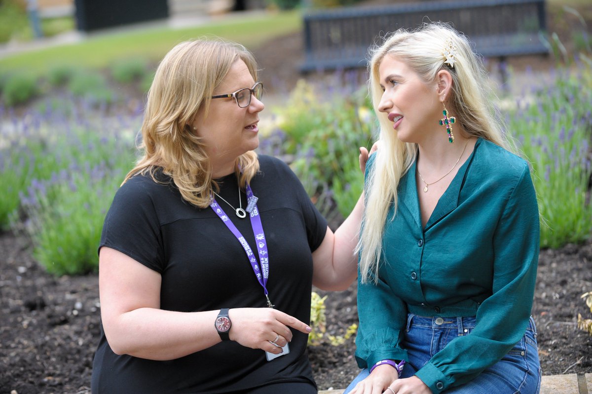 One third of people living with #Crohn’s or #Colitis don’t have the support of a specialist IBD
nurse - that’s why we're fundraising for the training of 100 of these nurses to help. Find out more or donate here: crohnsandcolitis.org.uk/get-involved/o…