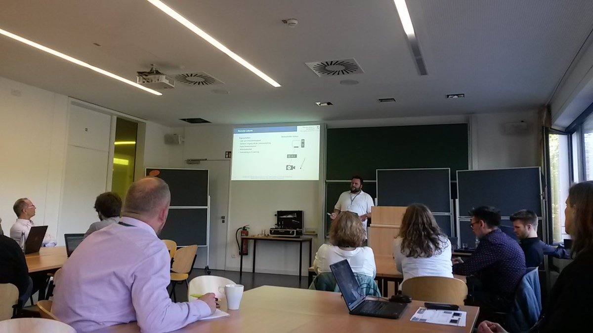 Funky_learning's tweet image. Was #remotelabore sind erklärt @T_Ortelt  auf der #dhNRW19
