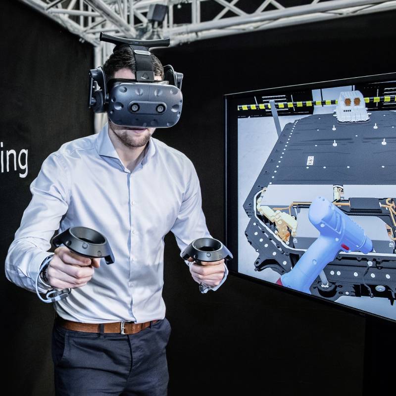 ClientesAudi's tweet image. Hacia la era eléctrica de la mano de la realidad virtual: Audi prepara a los técnicos para el e-tron.

Te contamos lo más novedoso aquí👇 
bit.ly/RealidadVirtua…