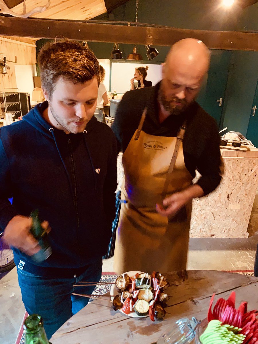 DUUGNL's tweet image. Eendenborstfillet... Zalm.... We worden verwend door @leonardvdplas en @rsoeteman ! #UmbracoBBQ #Umbraco #duug