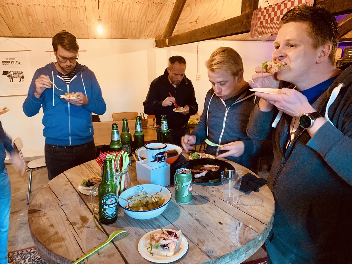 DUUGNL's tweet image. Eendenborstfillet... Zalm.... We worden verwend door @leonardvdplas en @rsoeteman ! #UmbracoBBQ #Umbraco #duug