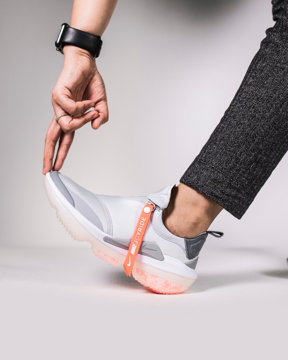 Aap Slijm Zaailing Extra Butter on Twitter: "Designed specifically for women, the Nike Joyride  is notable for its sleek lace-less upper and premium execution including an  additional heel height for a unique stance. The Nike