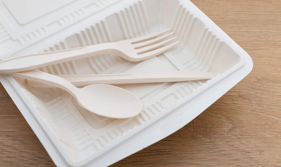 Are bioplastics really better for the environment? Read the fine print via <a href="/GreenBiz/">Green Biz</a> #Sustainability #ZeroWaste buff.ly/2PzES71