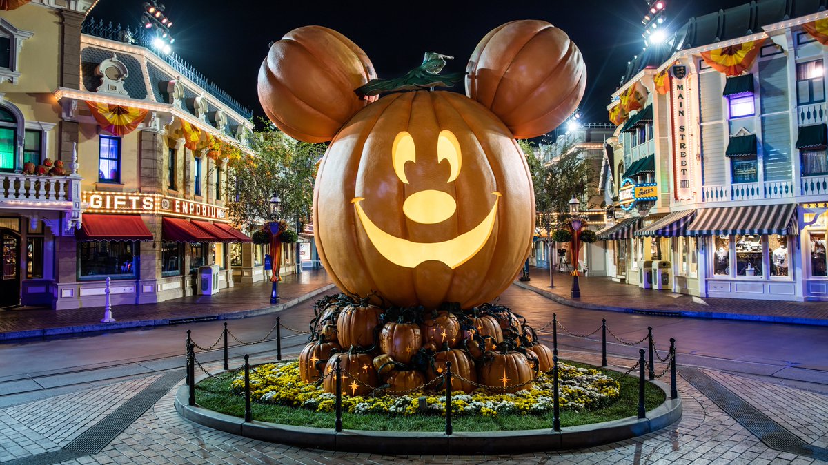 It's #HalloweenTime at Disneyland Resort, now through October 31! 🎃