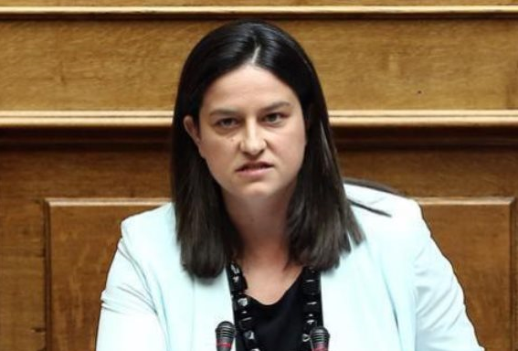 Lampatzampa's tweet photo. Οταν πας φουρνο και ο μπροστινος σου παιρνει την τελευταια τυροπιτα https://t.co/LYyGEPmWYy
