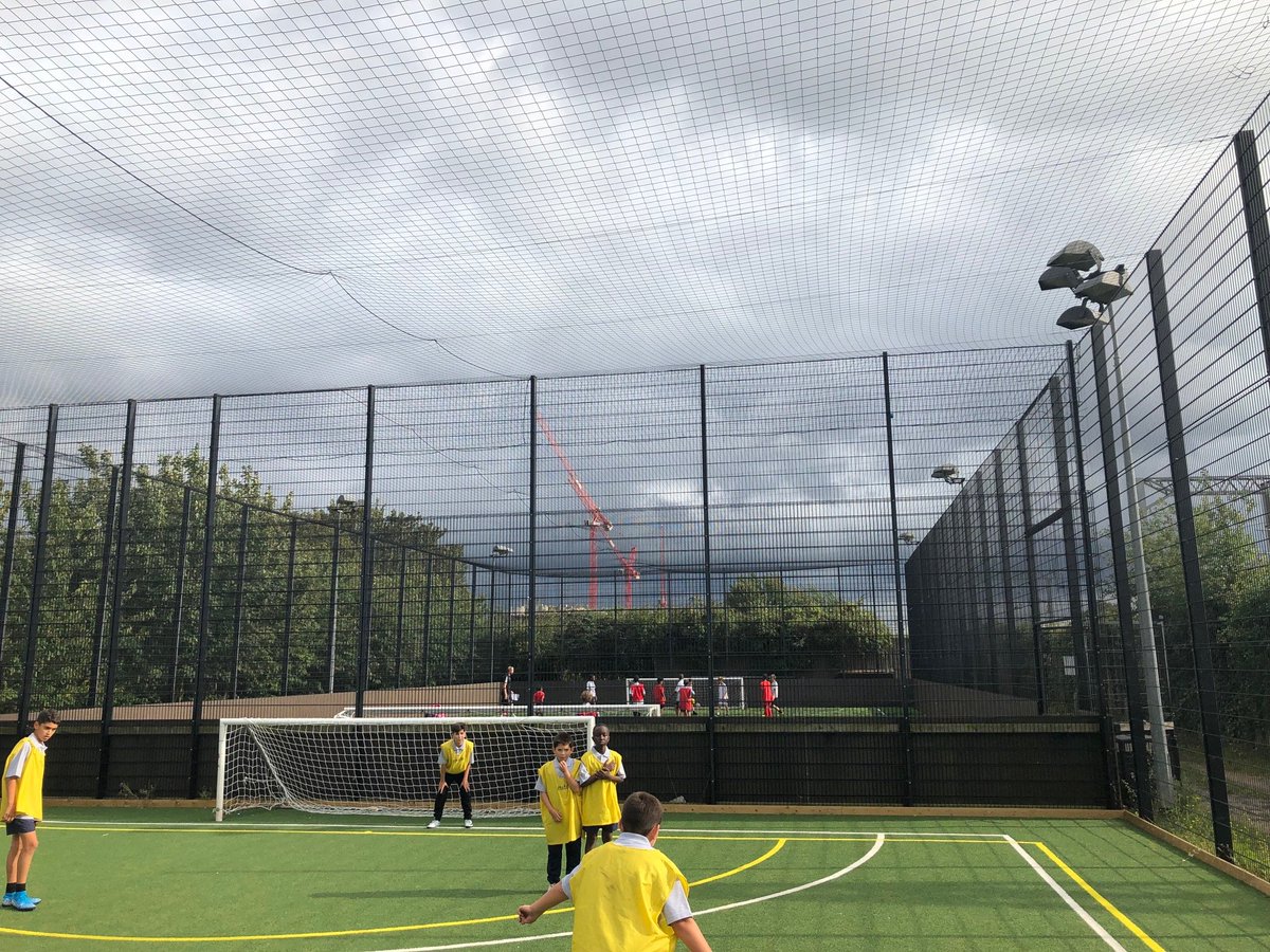 HHSHaringey_PE's tweet photo. Year 7 football is underway! #Searchforsuccess @HHSHaringey https://t.co/qUxkA5trkx