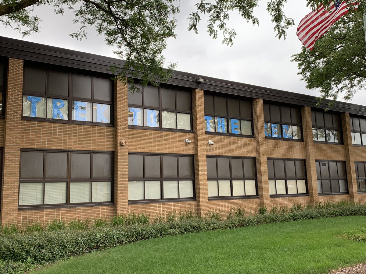 fholthouse's tweet photo. Just dropped off some gear in preparation for Sunday’s Trek to the REC 5k. Remember you can register the morning of, just arrive by 7:30! How fast can our Eagles run?  @Mr_KSaunders @LeydenTwpRec #d83shines #leydenpride #5k #leydenfun #trektotheREC https://t.co/MDl1XmXhUl