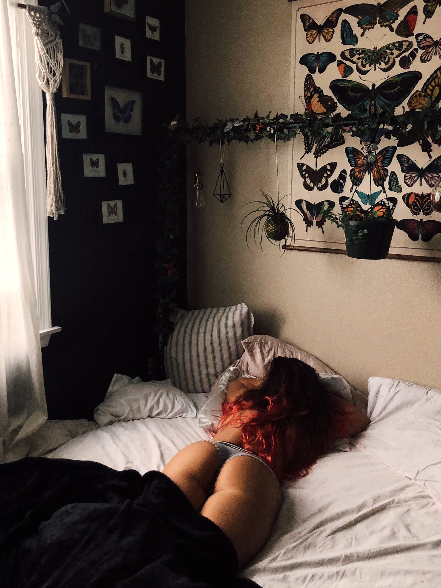 Emily Rinaudo on Twitter: "Everything is wet https://t.co/ZT4EGBDIHe