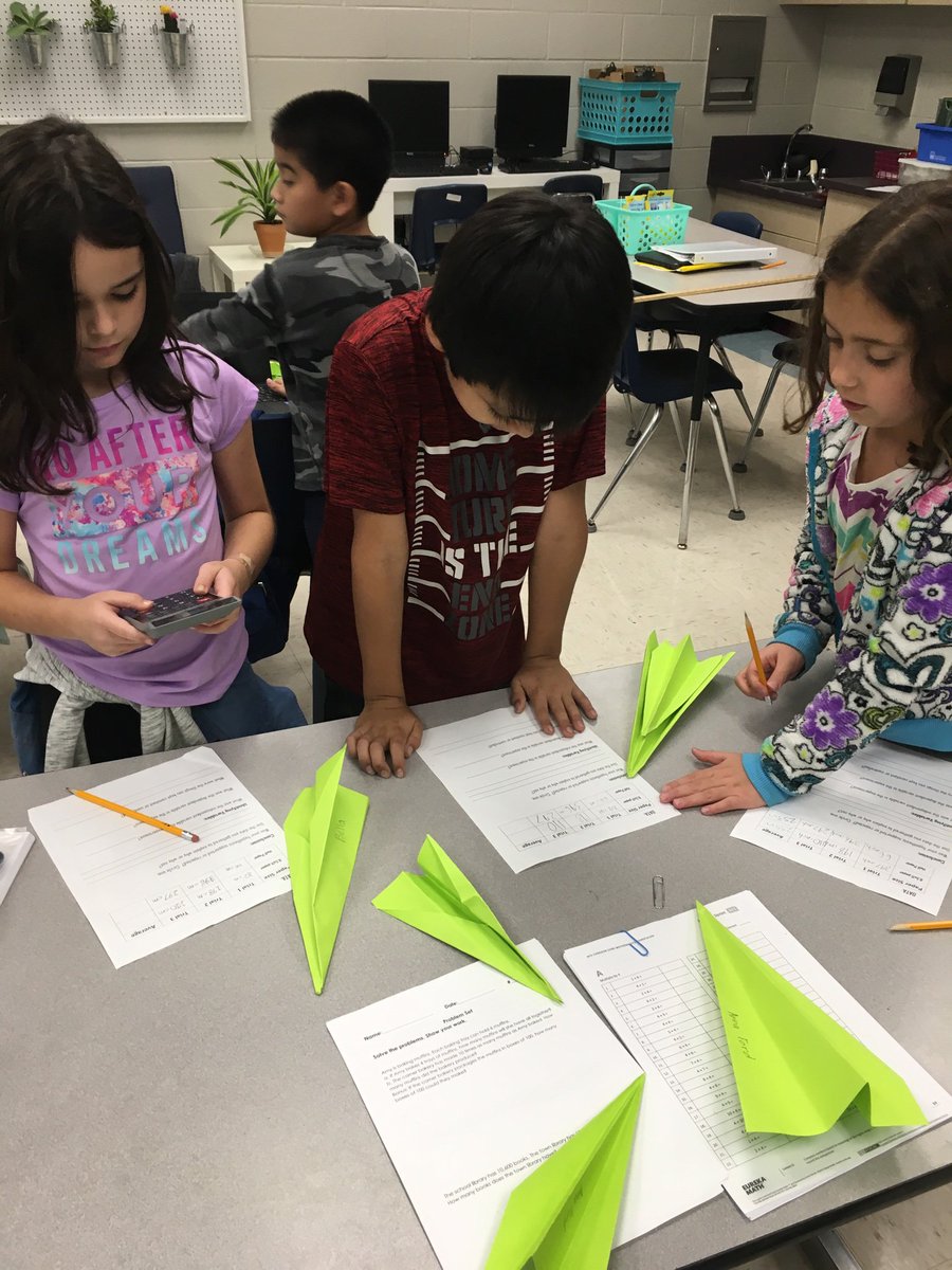 FlashyFleming's tweet photo. We made two different size paper airplanes to help us better identify the independent variable in a science experiment! https://t.co/H7DV6mH9g0