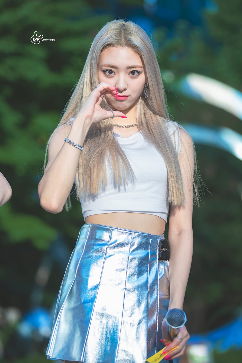 yuna129square's tweet photo. 190831 음악중심 미니팬미팅 

#있지 #ITZY #유나 #신유나 #YUNA #ITZY_ICY 
@ITZYofficial https://t.co/KuXeaAx4DC
