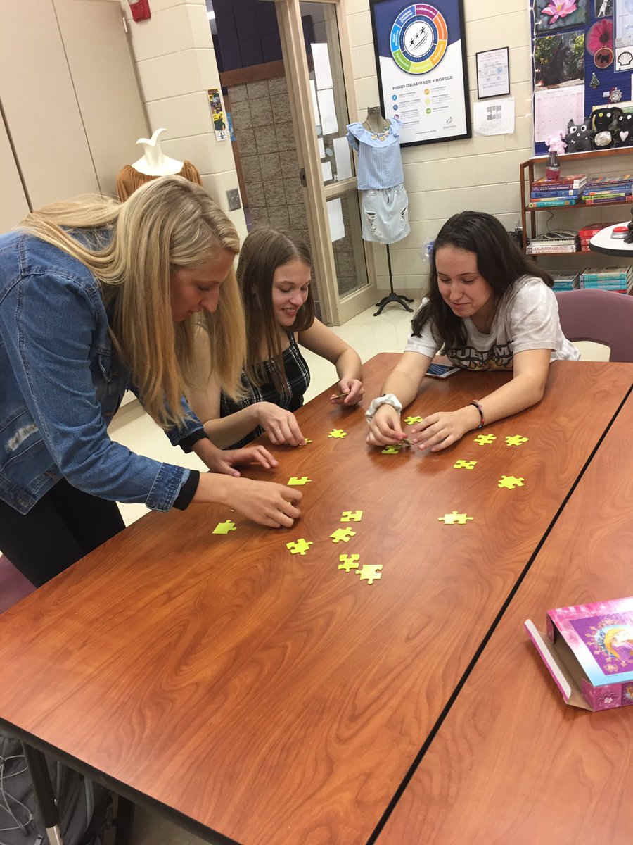 skingGreenBay's tweet photo. @BayPortHS @HSSD what’s so puzzling about teamwork? Intro to Health Sciences! https://t.co/sOSIjr4TQn