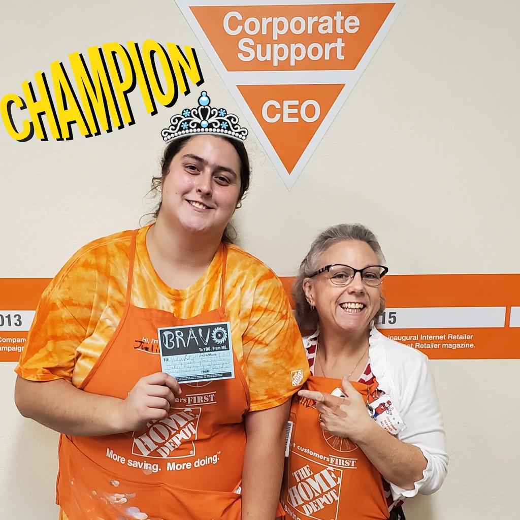 costello_darla's tweet photo. #507 Everyone please welcome Julia to D24 Paint....What a great way to create shareholder value, she reads the 8x8 and can execute a perfect pack down. Wow!  THANK YOU! https://t.co/uMgjUO1Wwx