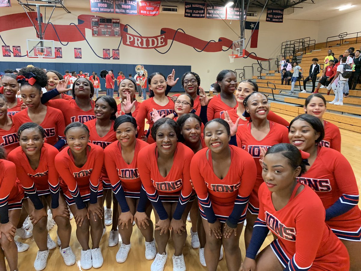 Nate Griffin (@nategrifffox26) on Twitter photo #FridayFootballFever <a href="/FOX26Houston/">FOX26Houston</a> First of the year! A BIG Thank you to <a href="/AliefISD/">Alief ISD</a> <a href="/ATaylorHS/">Alief Taylor High School</a> <a href="/AliefTaylor_FB/">Alief Taylor Football</a> <a href="/ATLChoir/">AliefTaylorLionChoir</a> <a href="/AliefTaylorASA/">AliefTaylorASA</a> for your participation...cheer, band, dancers! #FridayFootballFever <a href="/FOX26Houston/">FOX26Houston</a> First of the year! A BIG Thank you to <a href="/AliefISD/">Alief ISD</a> <a href="/ATaylorHS/">Alief Taylor High School</a> <a href="/AliefTaylor_FB/">Alief Taylor Football</a> <a href="/ATLChoir/">AliefTaylorLionChoir</a> <a href="/AliefTaylorASA/">AliefTaylorASA</a> for your participation...cheer, band, dancers!