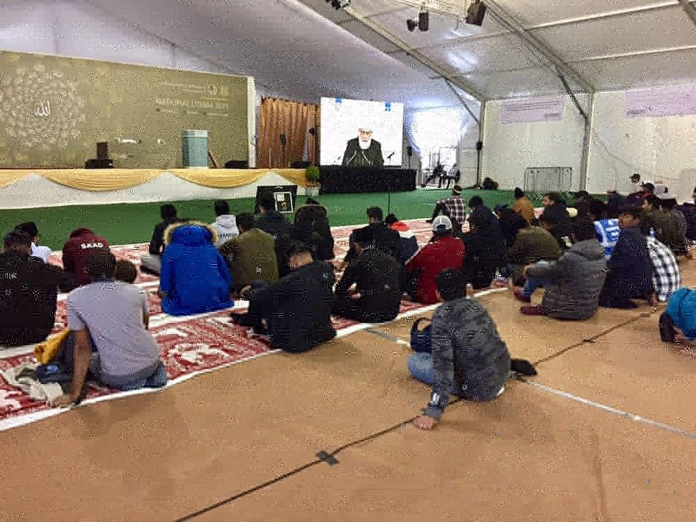 IjtemaUK's tweet photo. Learning about the Sahabah of the Holy  Prophet (sa) - perfect role models for our Khuddam &amp; Atfal.

#JumuahBehindHuzoor #ExistenceofAllah #IjtemaUK2019 https://t.co/NxvUng6C6j