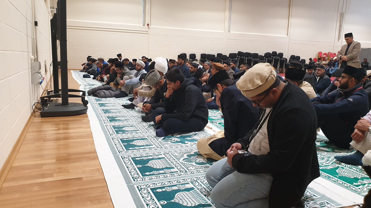 Learning about the Sahabah of the Holy  Prophet (sa) - perfect role models for our Khuddam &amp; Atfal.

#JumuahBehindHuzoor #ExistenceofAllah #IjtemaUK2019
