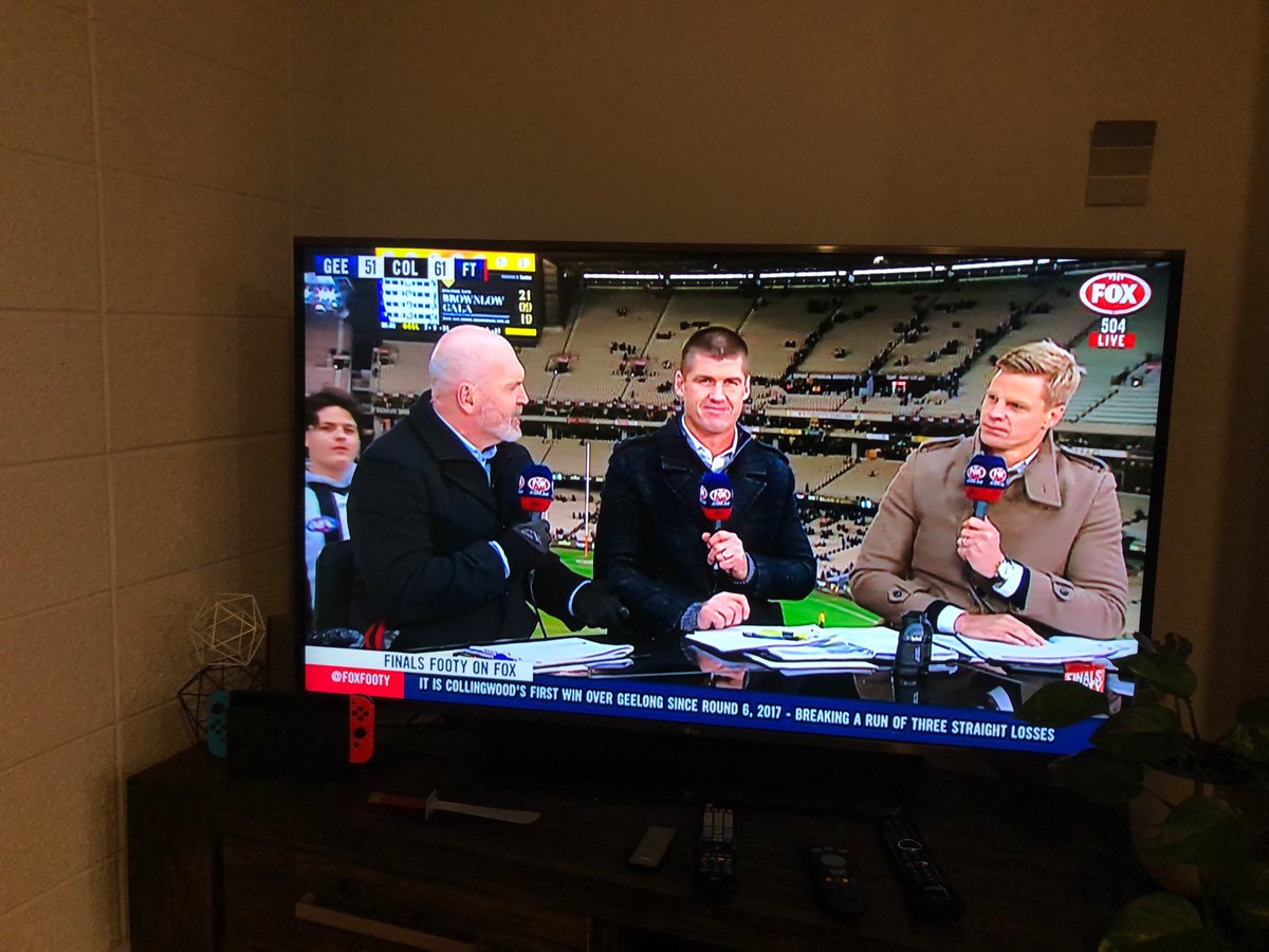 LyonAzza's tweet photo. The Chief’s Gloves 🤷‍♂️ @cam_mooney #bounce https://t.co/T5WjKk8NzB