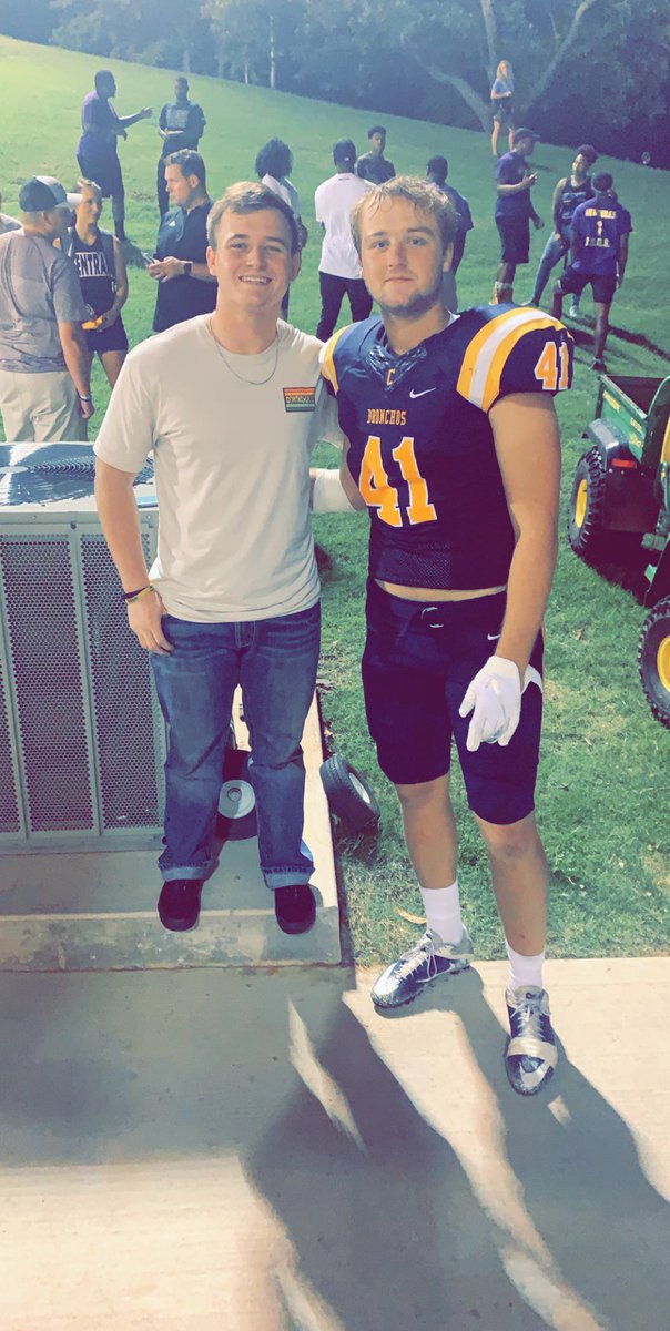 QuadeVarner's tweet photo. Smelser would be stoked if I was this tall, @nicholasDgraham would be upset if my shirt was tucked in. Anyways got see my boy @2maloyc   First college game! Proud of ya dawg can’t wait to be roommates come this June! #rollchos. https://t.co/TVn5xpUrCt