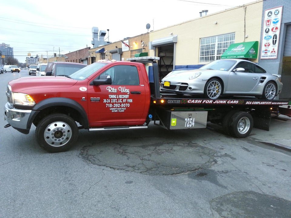 TowingWay's tweet image. Rite Way have the experts that are always ready for the immediate assistance whether you need Roadside Assistance Services, Flat Bad Towing Service, Long Distance Towing services and more. stance, our expert team ready to serve you 24/7. 
bit.ly/2DjaoNF
#RiteWayTowing