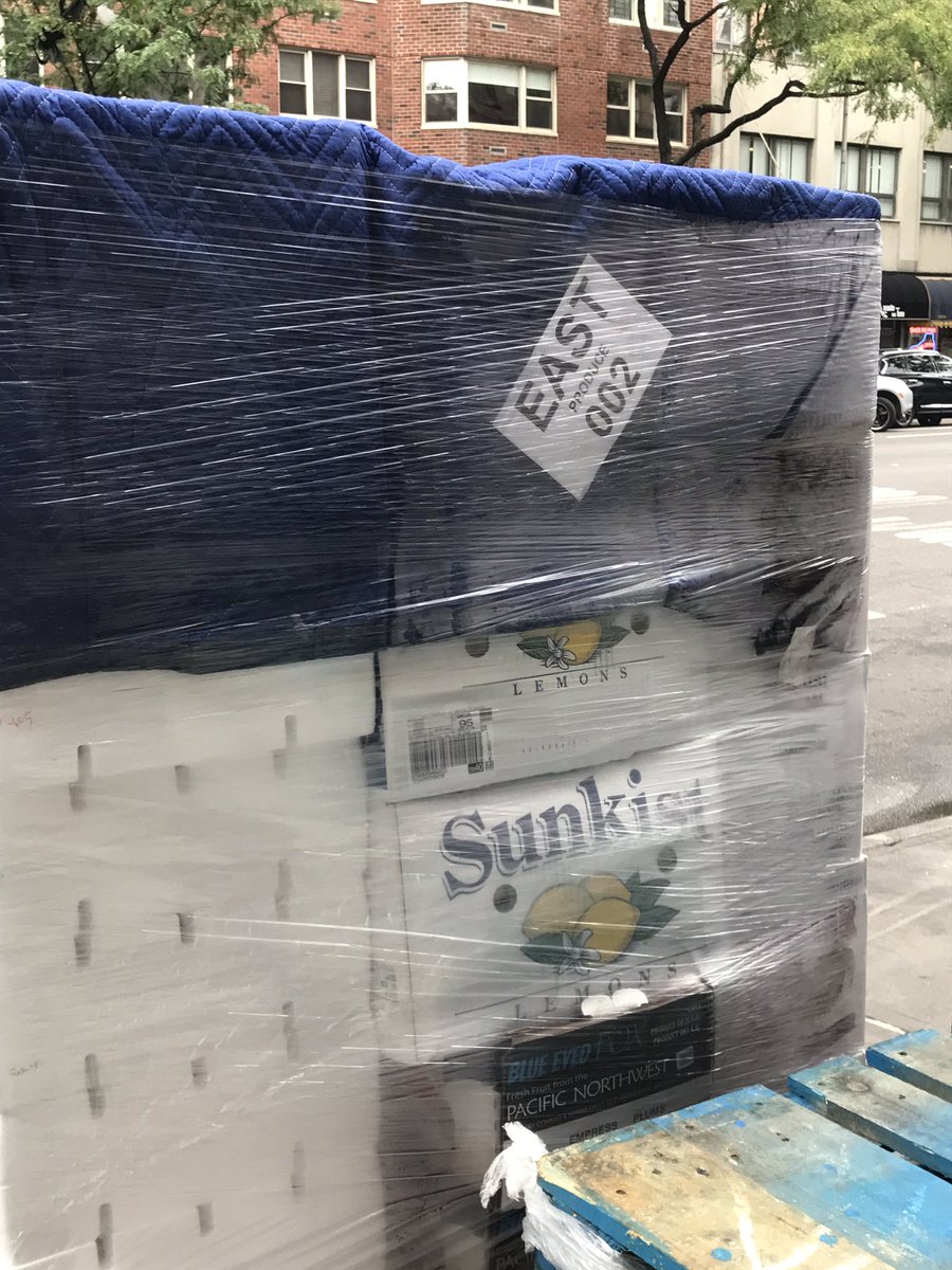 NYCTrashTalk's tweet photo. Is it that hard #Citarella to tag your deliveries w/o using paper flyers that litter the #dirtyuppereastside? Find a better way & stop polluting 3rd ave in 70s! Do the right thing! #LITTERacyProject @CB8M @KeithPowersNYC @BenKallos @CMReynoso34 @e72na @East86th @NYCSanitation https://t.co/vbzoBMdsYW