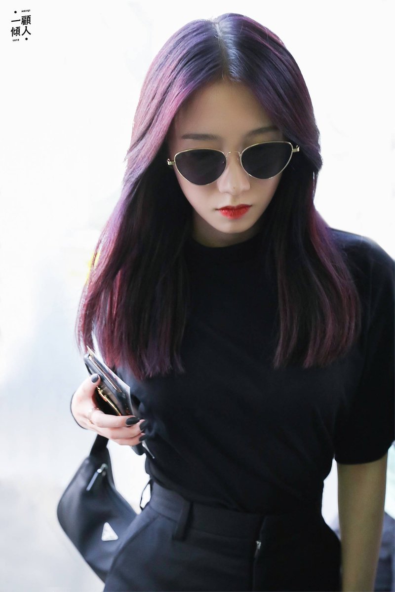 meiqibr's tweet photo. [#HQ] 060919 — #Meiqi @ Aeroporto de Pequim 🛫 (cr. 一顧傾人_MeiQi1015)

#미기 #孟美岐 #火箭少女101 https://t.co/CxdHPX4r6D