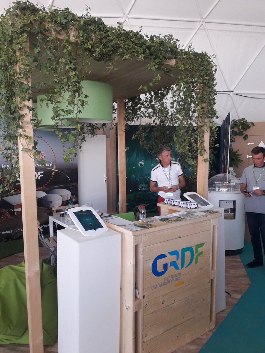 HugoKuntz's tweet photo. Super stand GRDF pour promouvoir le gaz vert à la foire de Chalons. 
#GRDF #vertlavenir #biomethane #grdfregionEst https://t.co/RQ7kHLbKNG