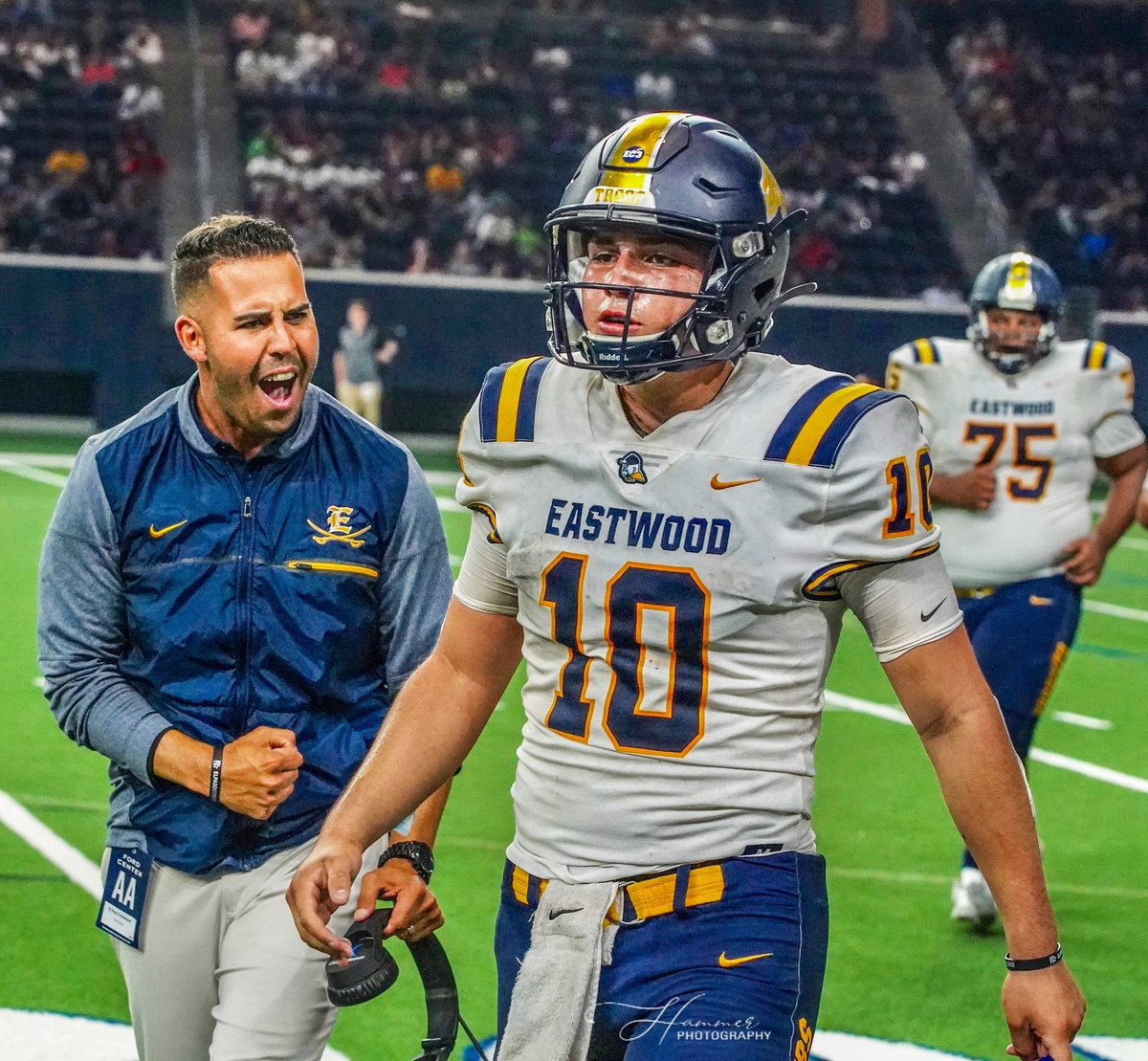 Prep1USA's tweet photo. Visuals ⇨ Eastwood Trooper Football during their contest vs Plano Wildcats 09.05.19 #TXHSFB
#GoTroop | #ElPasoStrong

📸: @GregHammer16 | @TheOldCoach 
https://t.co/h7TXeYs4UK

@Prep1USA | @915Showcase | @GamePlanCam | @TopViewFit https://t.co/vo3QTNfuET