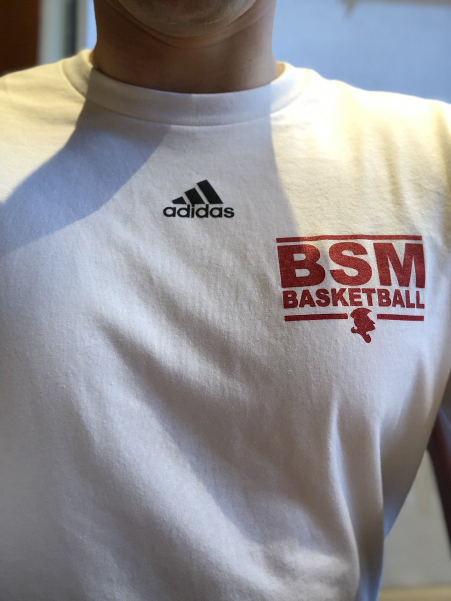 hanshoeg's tweet photo. Talking @BSM_Basketball hoops! 👌🏻
🏀
🏀
🏀
#BT1 #BeTheOne #BSMHoops #BSMBasketball #basketball #coach #coaching #hoops #minnesota https://t.co/QHv0goTRSd