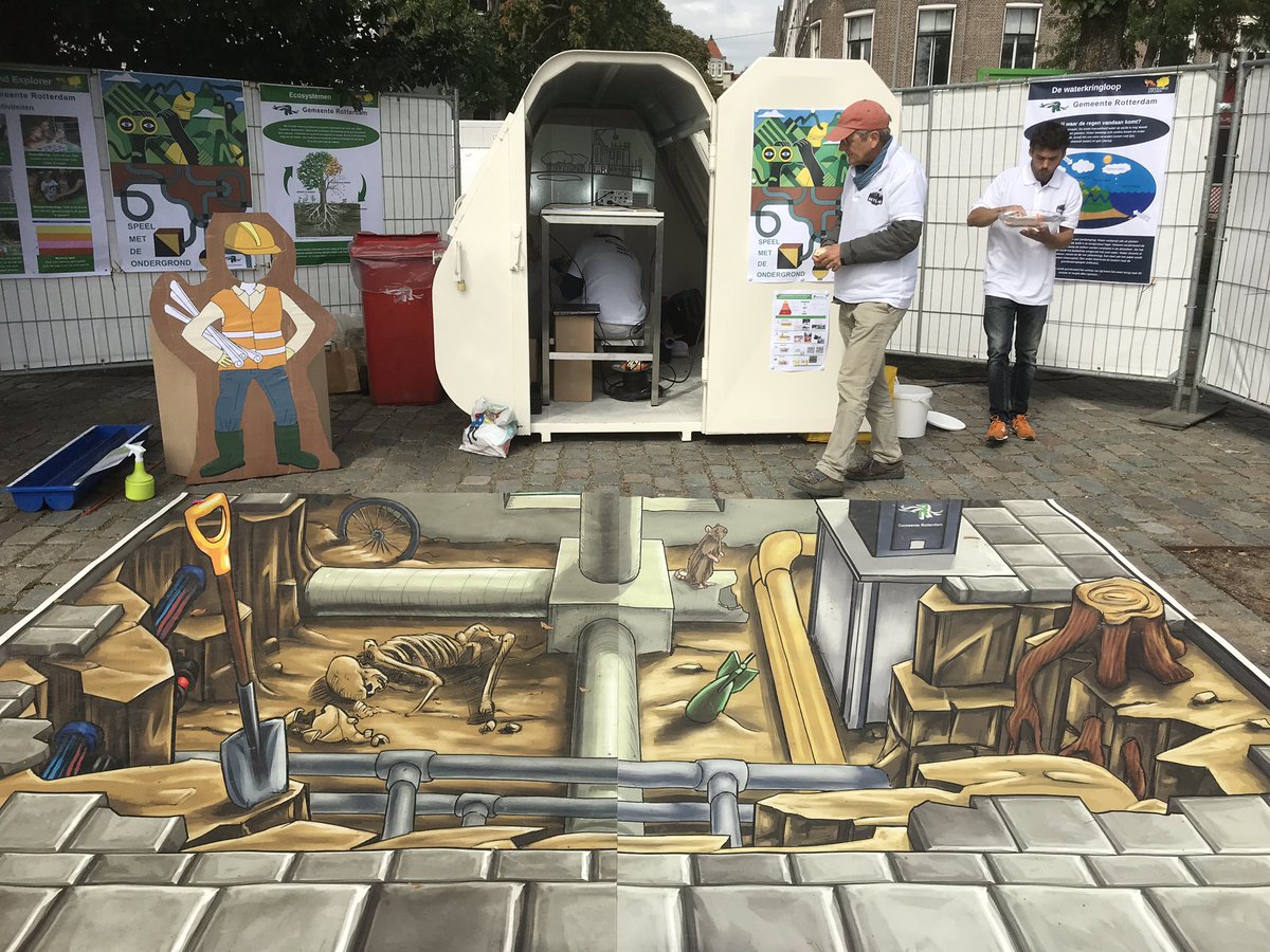 Aan 't genieten van belangstelling voor stand van <a href="/iburo010/">Ingenieursbureau Rotterdam</a> &amp; <a href="/SlimBeheer010/">SlimBeheer010</a> op #Wereldhavendagen! We staan er tm zo 8 sept (#Westerkade) en de ☕️ staat klaar! #Ingenieursbureau #Stadsontwikkeling #Stadsbeheer <a href="/Wereldhavendgn/">Wereldhavendagen Rotterdam</a> #Rotterdam #RotterdamMakeItHappen #WHD2019 #WHD