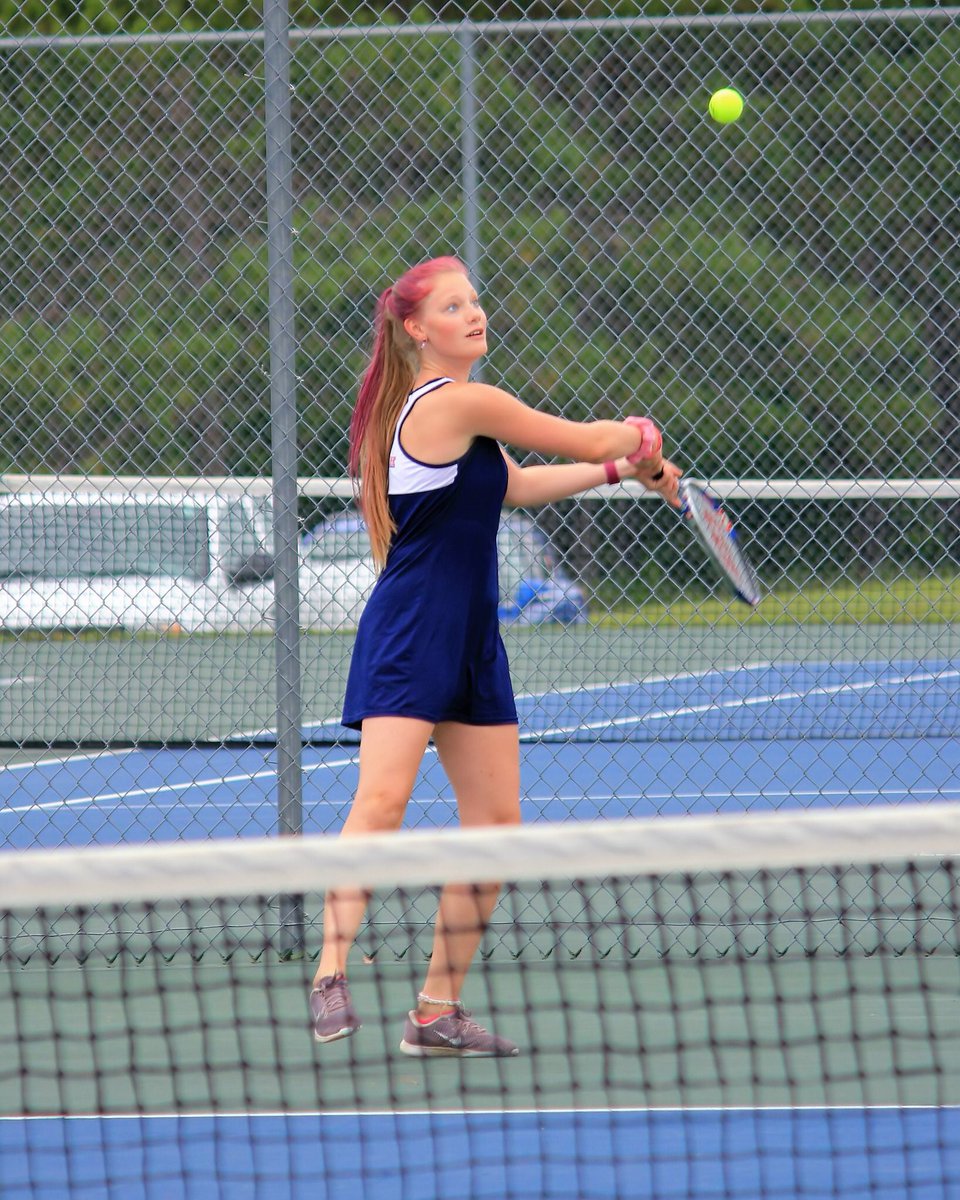heatheryruth's tweet photo. Pics from Hal’s #tennistiebreaker wins last night! So very proud of how hard she played. (Also, Pipes was asked to be the #tennisteammanager for the #unityeaglestennis team! She was so excited!) #unityeaglepride #Varsitytennis #tennissisters #heathernelsonphotography https://t.co/iZeUfXuT4s