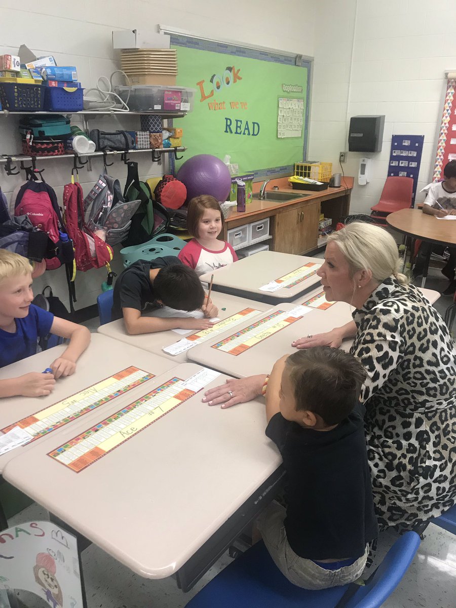 NoleBetterWay_3's tweet photo. Making Place Value authentic. Ss are realtors interviewing clients to find their perfect house. Nole better way to teach PV! @emerickelem1967 #placevalue #PBL #authentic https://t.co/07Wafm6vAq