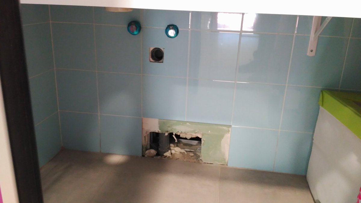 PodemosGetafe's tweet photo. Está mañana hemos acompañado a @CervantesGetafe en la visita a las obras del Colegio Miguel de Cervantes en Los Molinos. 
🏗 Un año más inician el curso entre obras y no se cumplen los plazos.
Seguimos exigiendo un #CervantesCompletoYa https://t.co/pvO9in32eB