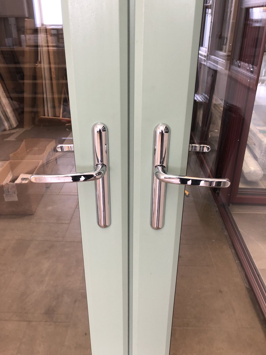Alex_Brisant's tweet image. Sheringham Windows take security seriously, because it keeps their customers safe, and also makes it easier to sell more high quality doors.  Their showroom has been rocking @UltionLock and @LockLockSecure for a while but now its Smart too!