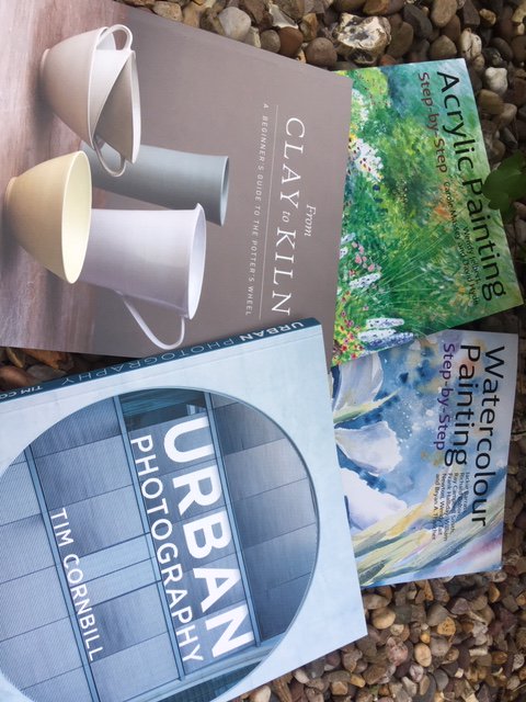 WSCCLibraries's tweet image. As #AutumnLeaves begin to fall it's time to reinvent yourself and learn a #NewSkill. We've got some great new books for you. Just look at these - all available for you to reserve! westsussex.gov.uk/libraries/rese… It's #LibrariesForLearning if you're ready for a change!