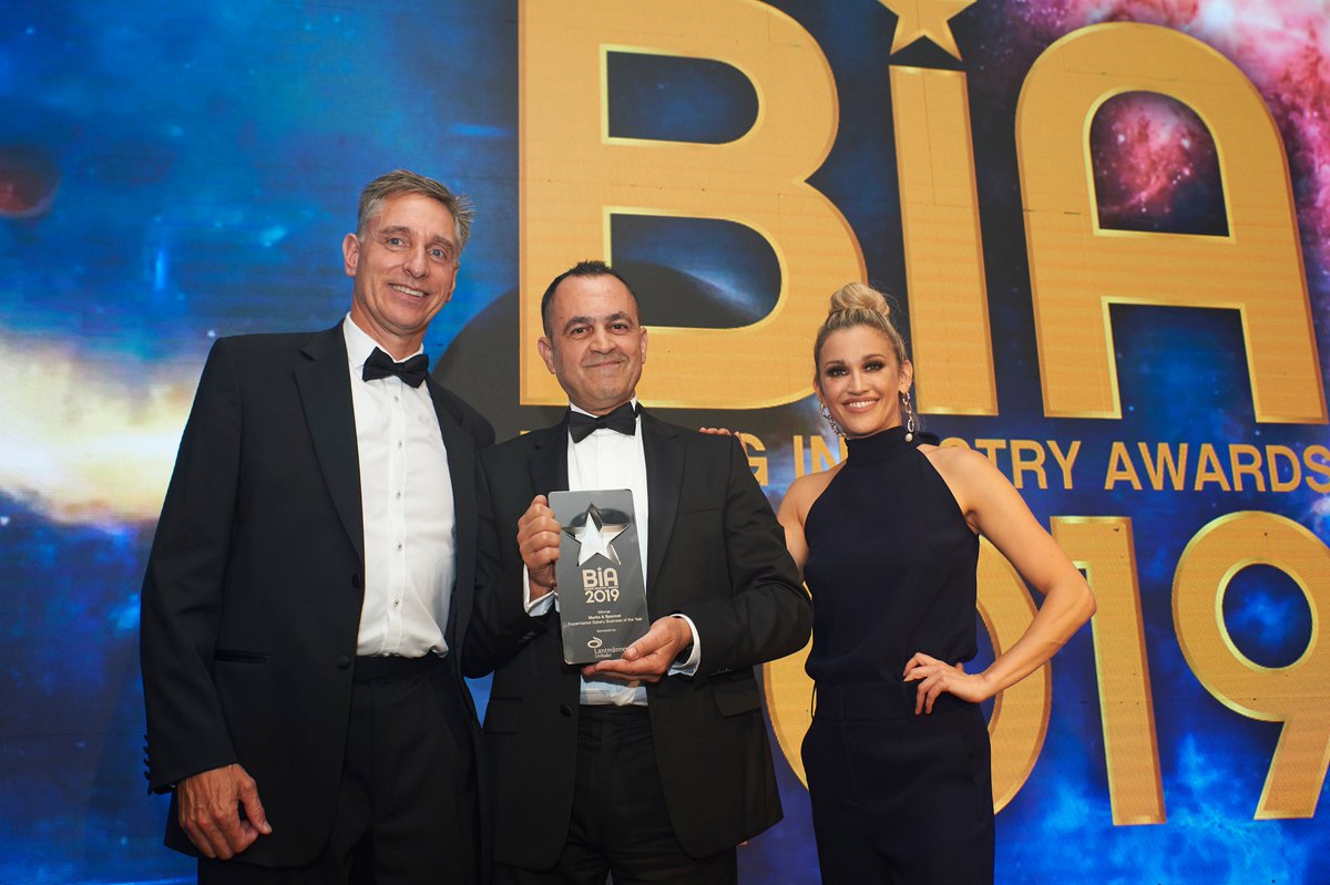 Congratulations to Marks &amp; Spencer's for winning Supermarket Bakery of the Year 2019 #BakeryAwards. Rabah Kherroubi was presented with the award by Ashley Roberts and Peter Drew, Marketing &amp; Innovation Director 
<a href="/LantmannenUK/">LantmännenUnibake UK</a>