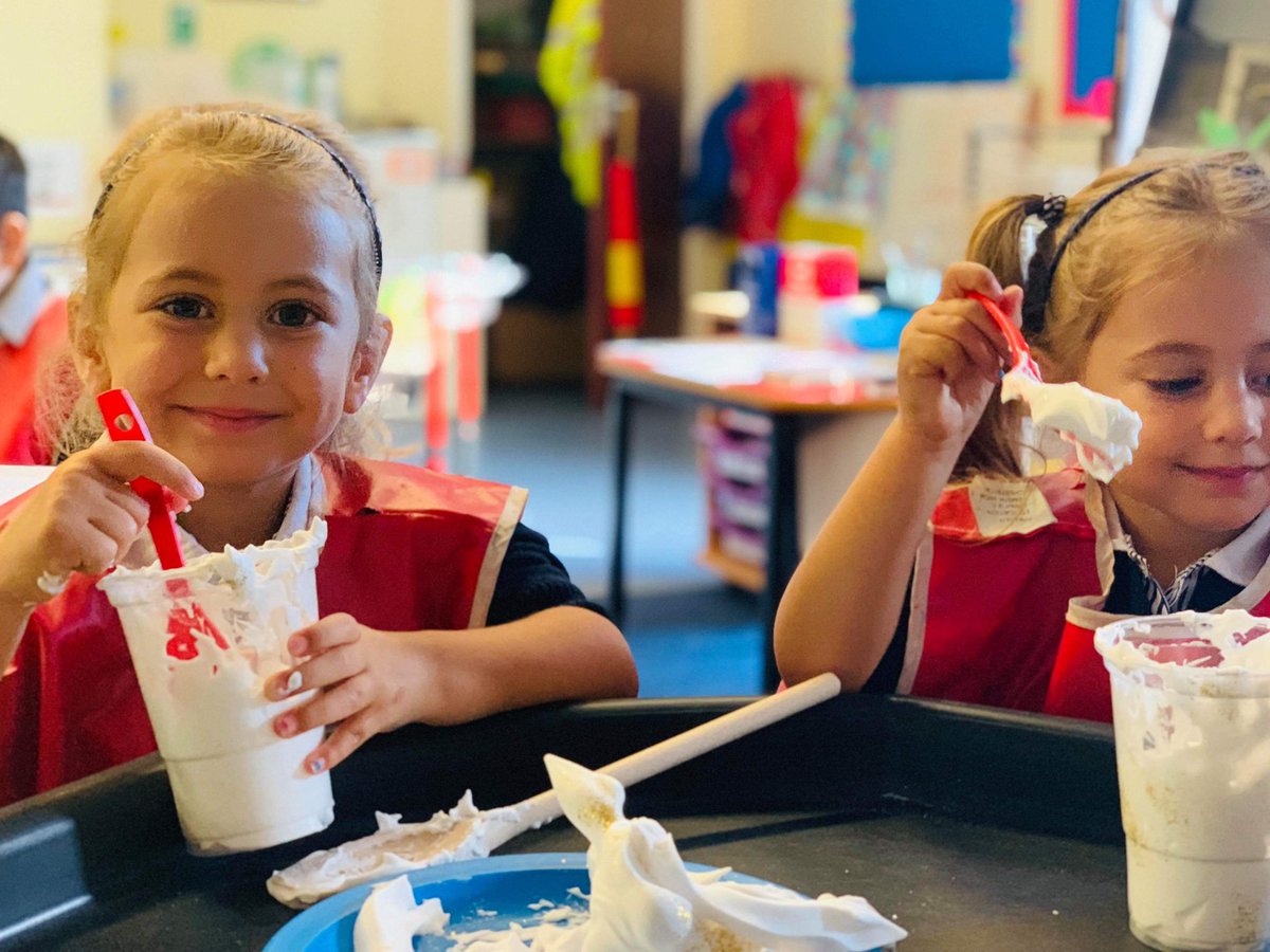 Reception have certainly settled in. The classroom has been extremely messy and uniforms have been ruined 😂
Just as it should be
#creativelearning #earlyyears #newclass
