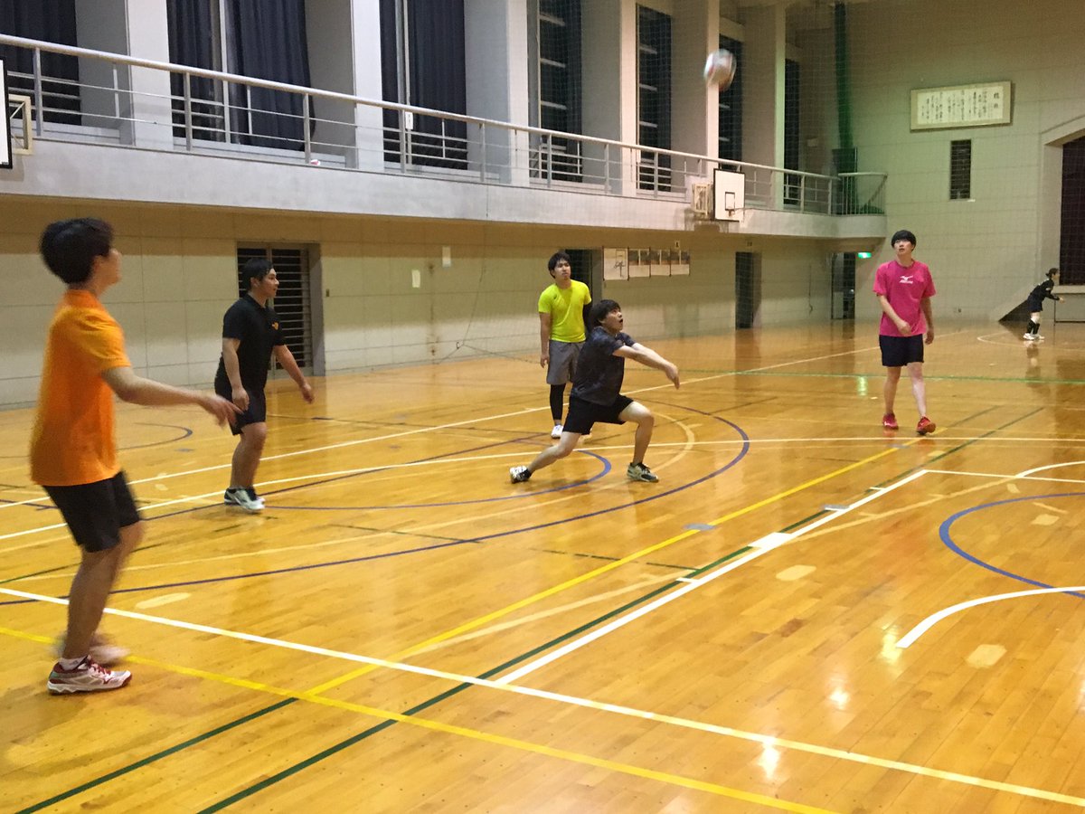🏐9月6日🏐
夏休みが終わり、4日から練習がスタートしました！4日は基礎の練習をメインに、6日は間近に迫ったOB総会に向けて、試合形式の練習をしました！💪
ほぼ一ヶ月ぶりのバレーなので、感覚を取り戻しつつ、頑張っていきましょう！！🏐🏐