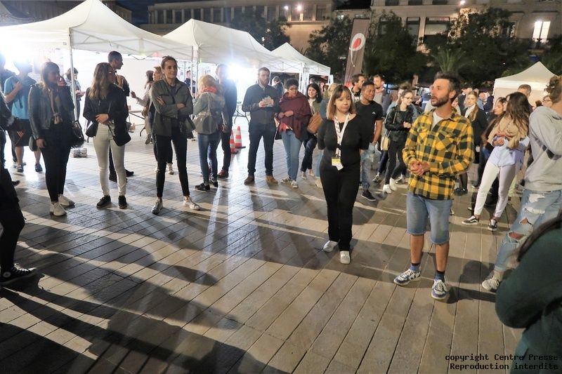 centre_presse's tweet image. "Je t'ai juste touché les fesses, je ne t'ai pas violée !" 🤬 Et vous, comment auriez-vous réagi à ces scènes de harcèlement de rue dans Poitiers ? buff.ly/2HPHHdv