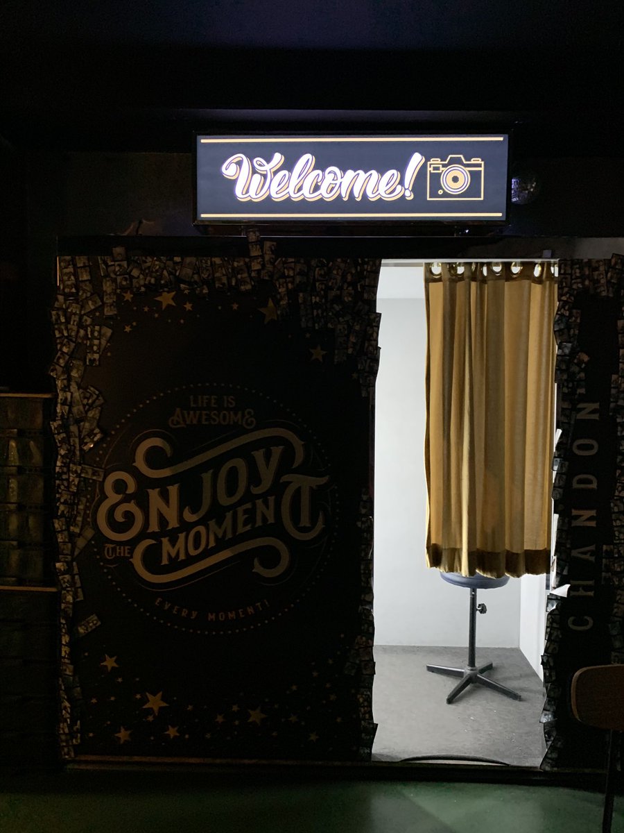 fondofgoodfood's tweet photo. บาร์ลับๆที่หาทางเข้าแทบไม่เจอ! มี Photobooth ตั้งอยู่ข้างหน้า แต่เข้ายังไงไปหากันเอาเอง🤪บรรยากาศดีงาม เครื่องดื่มหลากหลาย แต่ไม่มีในเมนู ชอบแบบไหนบอกได้เลย ทั้งฟรุตตี้ นมๆครีมมี่ ทางร้านเค้าจัดให้ได้หมดจ้า ไปลองๆ @aroii #อร่อยบอกต่อ #อร่อยไปแดก
📍#findthephotobooth สุขุมวิท 11 https://t.co/w0b37ViMKF