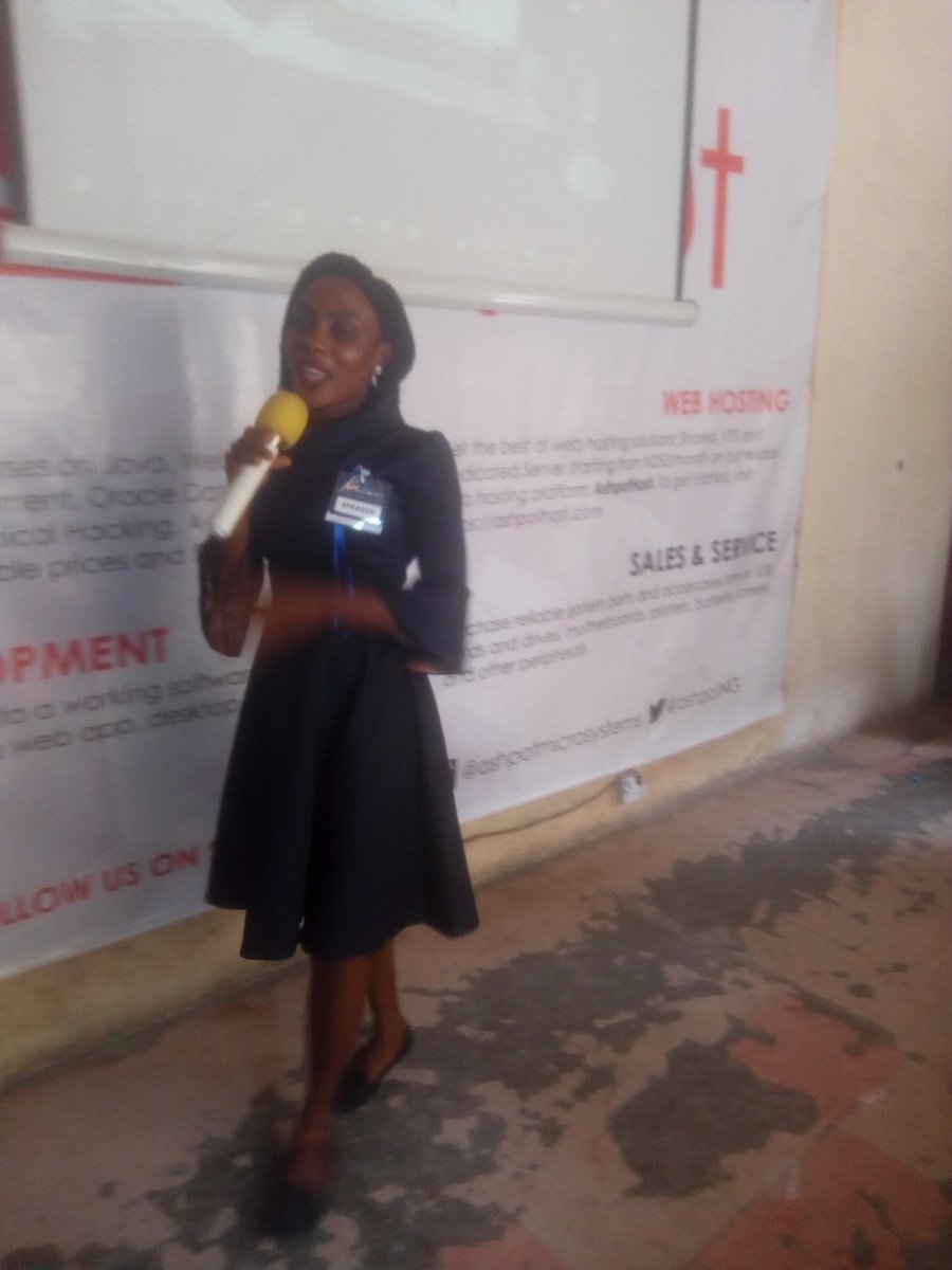 iam_saintben's tweet image. Its happening live @AnnieloveAnn taking the stage on the topic &apos;Making your first Django soup&apos;
#AbiaMeetPy
@AbiaPython @psalmskalu @CharlesPreshy @Transition