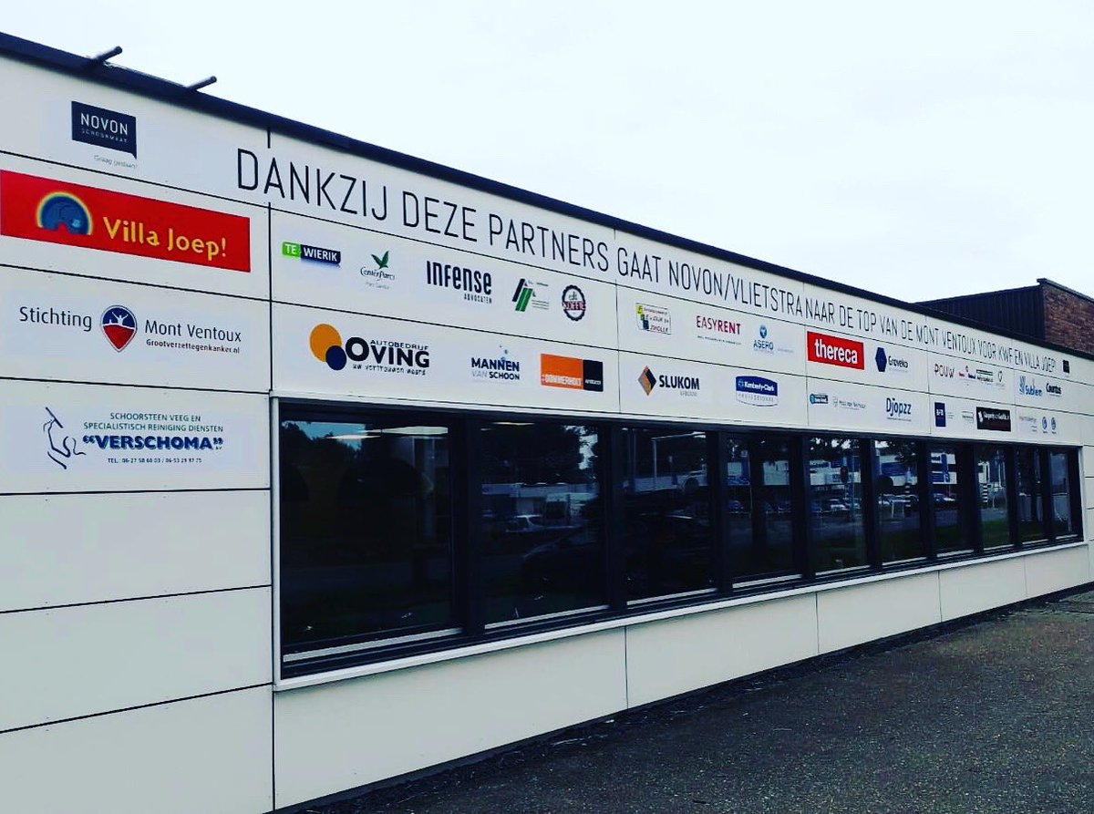 Ondertussen in Zwolle.. Steeds meer stickers met logo’s op ons pand! SPONSOREN GEWELDIG BEDANKT VOOR JULLIE BIJDRAGE! Allemaal opbrengst <a href="/StMontVentoux/">StichtingGrootVerzetTegenKanker</a> <a href="/villajoep/">Villa Joep</a> <a href="/kwf_nl/">KWFKankerbestrijding</a> Inzet 100% genezing Neuroblastoom #geenprobleem
