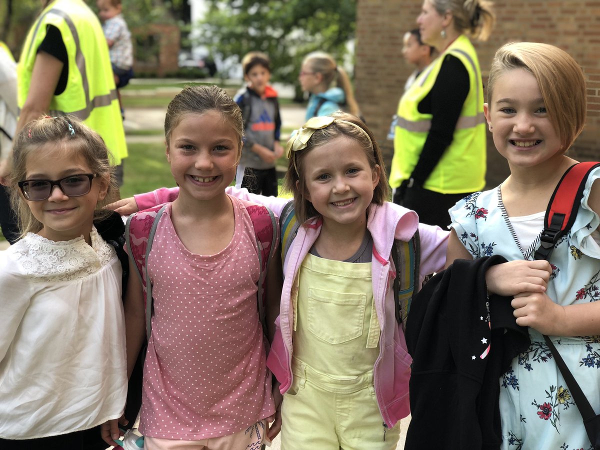 SheilaPerry's tweet photo. @FolwellFalcons What a great first day of school!! #folwellpride https://t.co/7rxP2QJz13