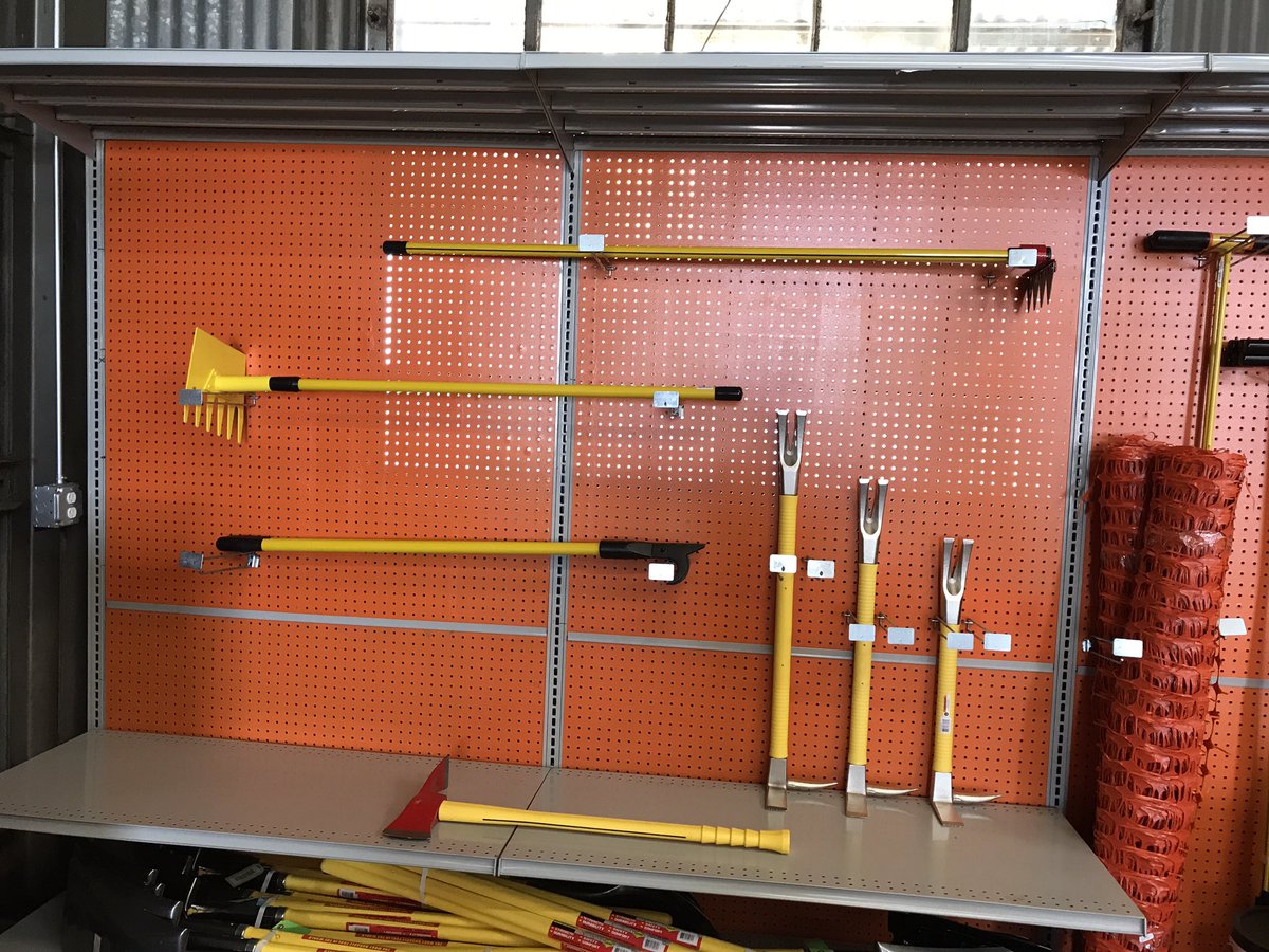 perkee05's tweet photo. We now have some Fire Fighter Tools in Prague.... Georgia Underground Oklahoma helping supply the important stuff to the important people.#gus,#firefighter,#importantpeople https://t.co/WEE6vqmLwA